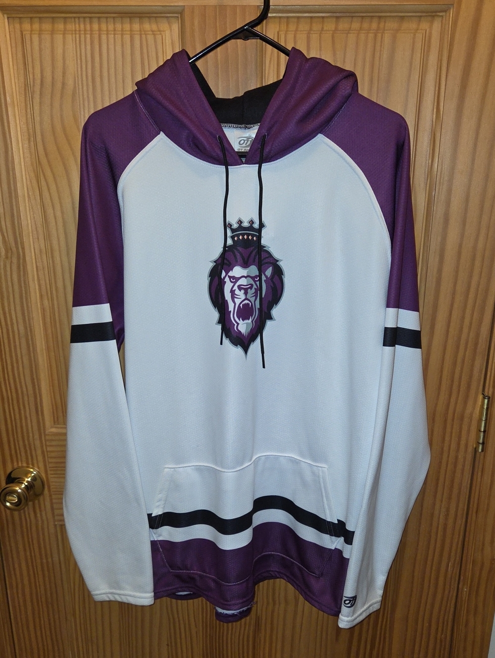 Men's White & Purple Lion-Graphic Pullover Hoodie Shirt